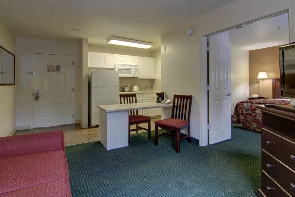 Intown Suites Extended Stay Marietta Ga - Roswell Rd Екстер'єр фото